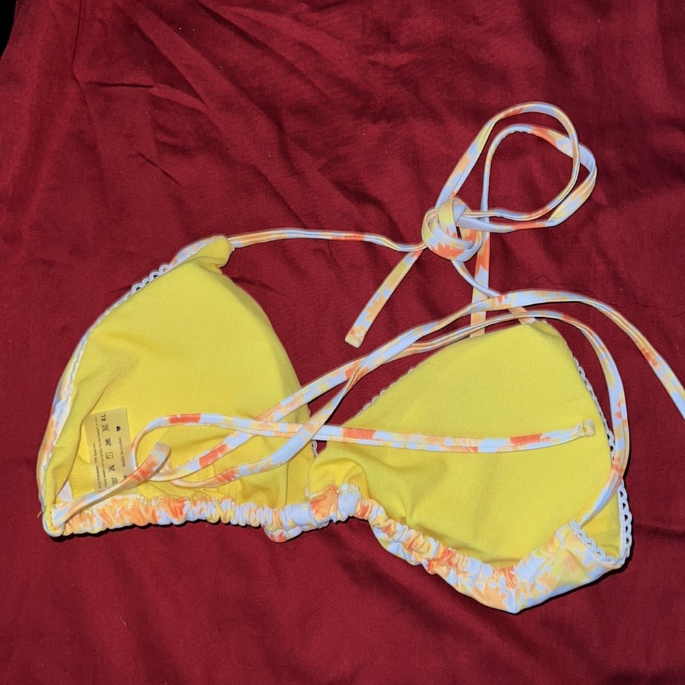 Yellow Bikini top.  Size M. New without tag.  Never worn. - Picture 2 of 4